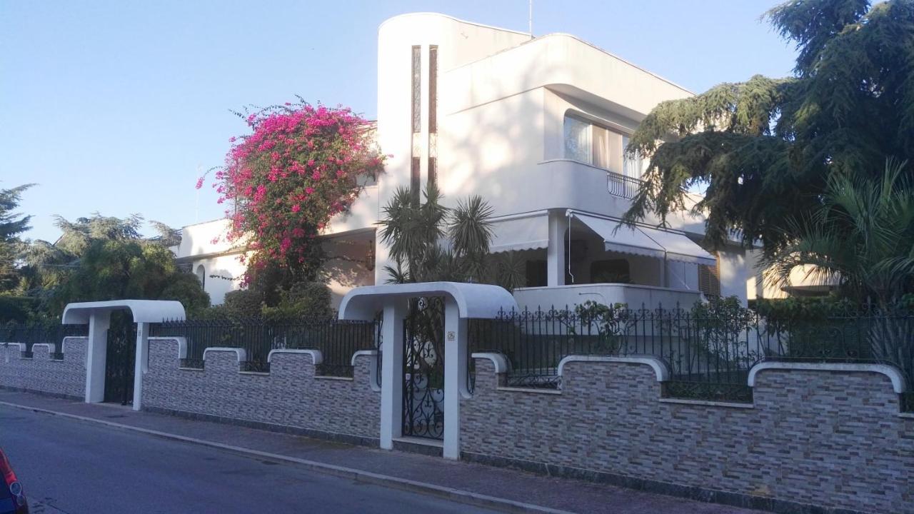 Villa Mary - Oroblu Trani Exterior foto