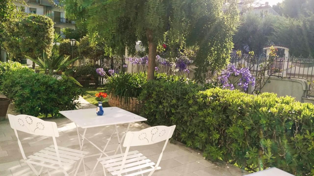 Villa Mary - Oroblu Trani Exterior foto